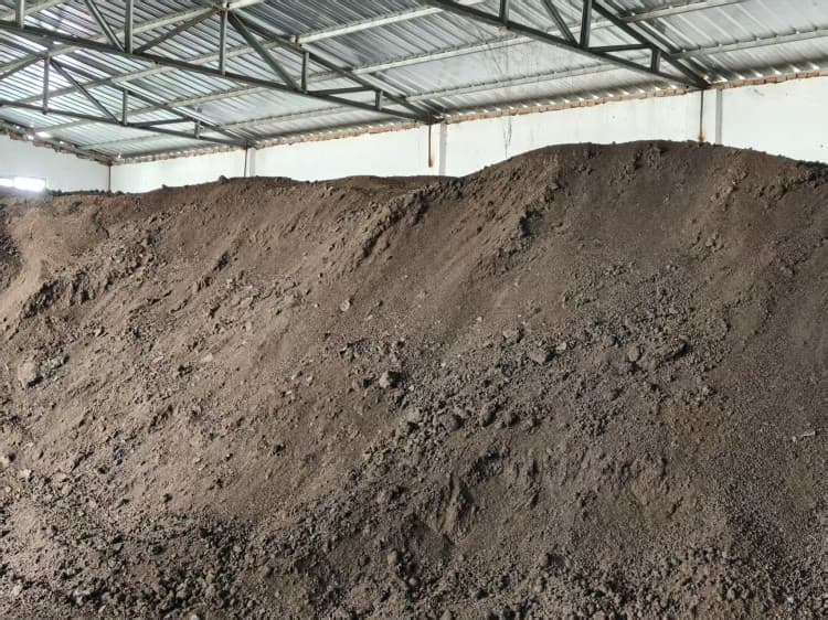 In just seven days, manure turns into natural organic fertilizer